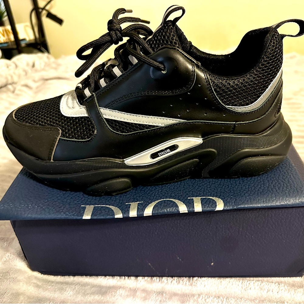 I’m selling my Christian Dior b22 men’s size 11 shoes.